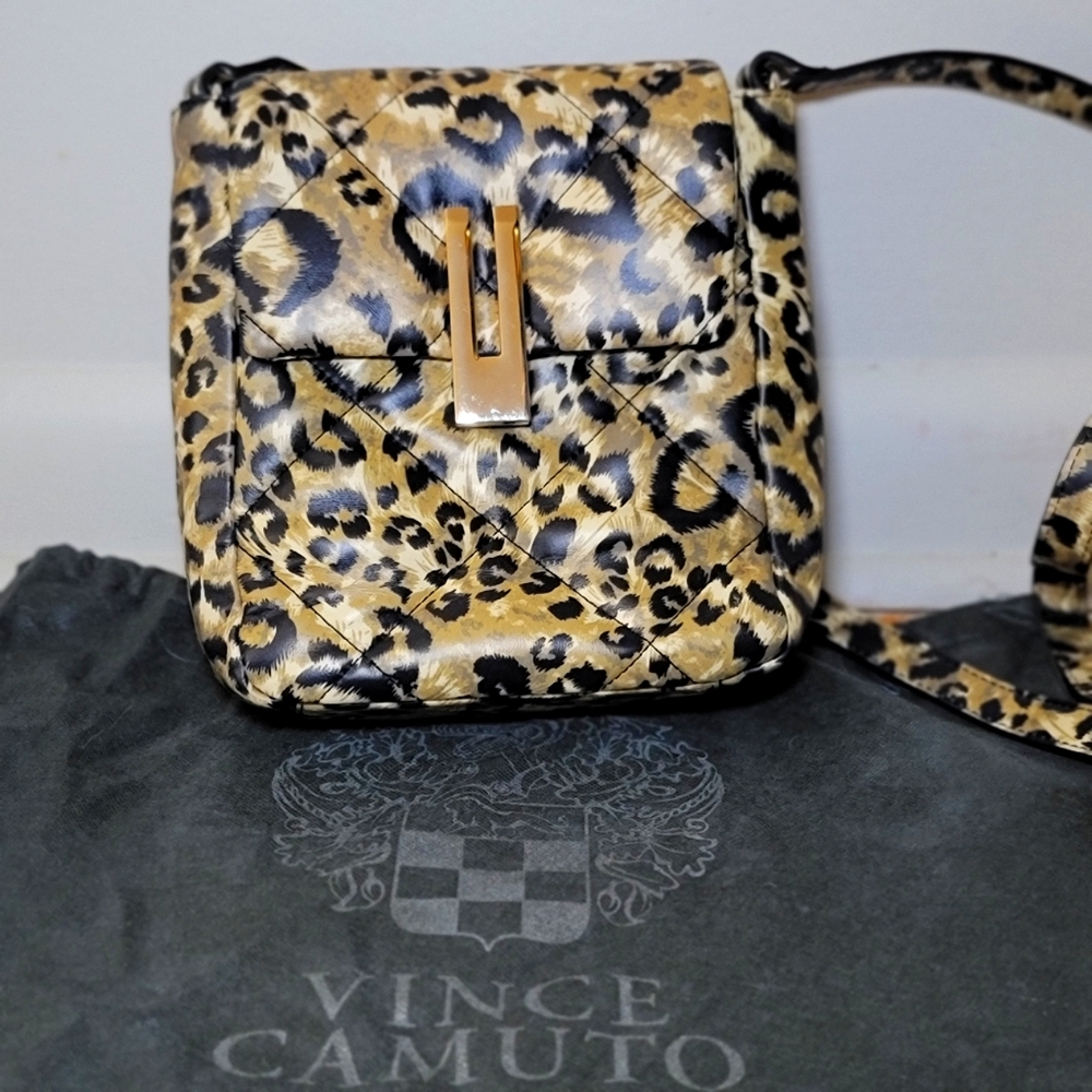 Vince camuto quilted leopard print crossbody bag